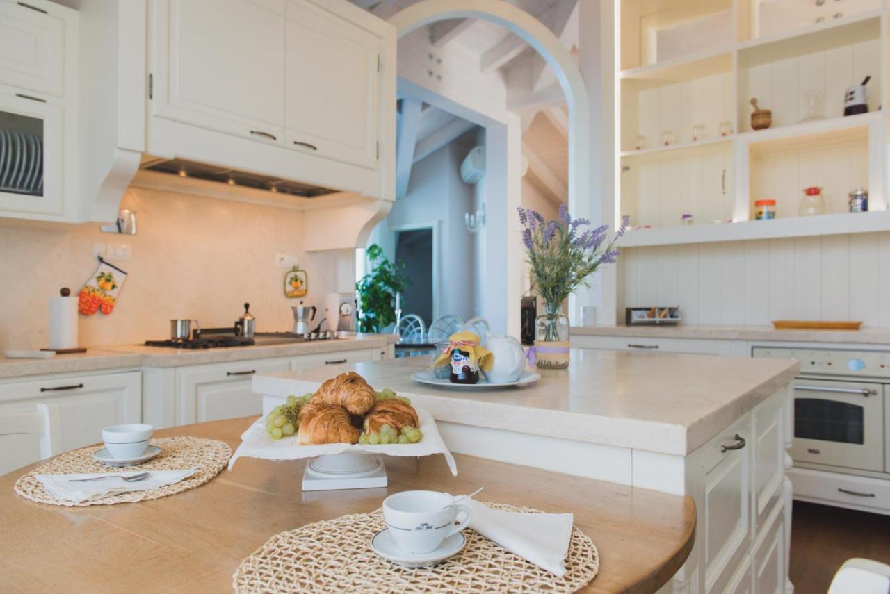 Villa Lilla Sulla Spiaggia Di San Vincenzo Luxury Zewnętrze zdjęcie